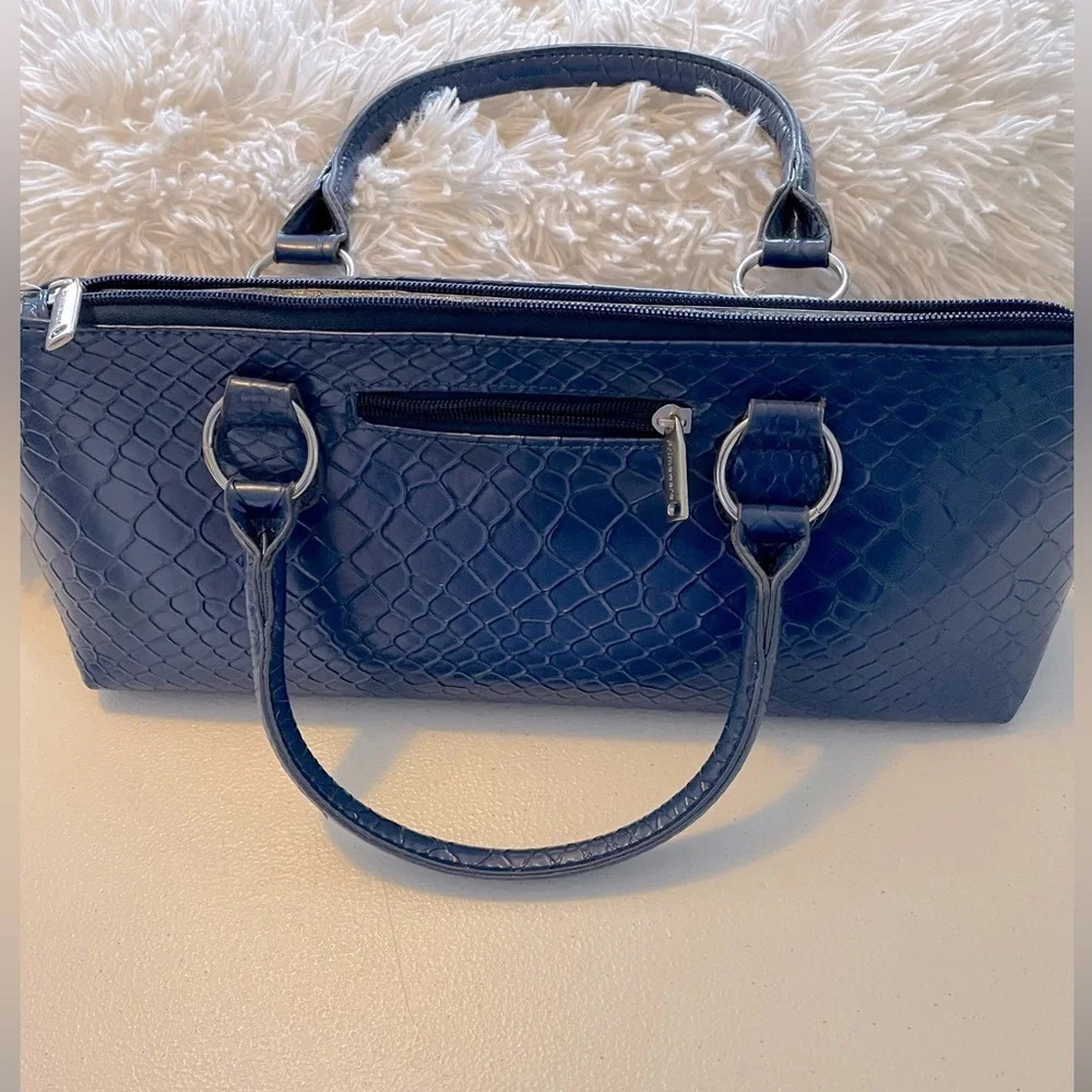 Prime ware Wine Purse Insulated BLUE 2 clutch straps, top, side zipper. W:17D:6